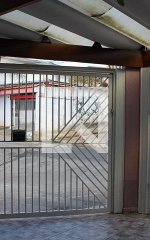 Casa à venda com 130m², 3 quartos e 2 vagasGaragem