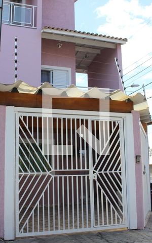 Casa à venda com 130m², 3 quartos e 2 vagasFachada