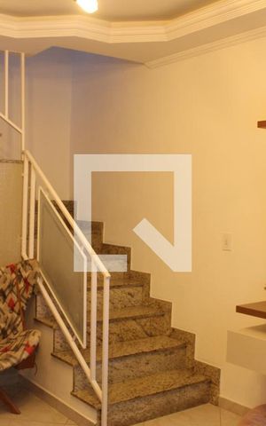 Casa à venda com 130m², 3 quartos e 2 vagasSala