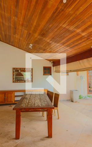 Casa à venda com 450m², 5 quartos e 4 vagas Casa à venda com 450m², 5 quartos e 4 vagasArea de Lazer Churrasqueira