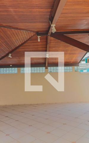 Casa à venda com 450m², 5 quartos e 4 vagas Casa à venda com 450m², 5 quartos e 4 vagasGaragem