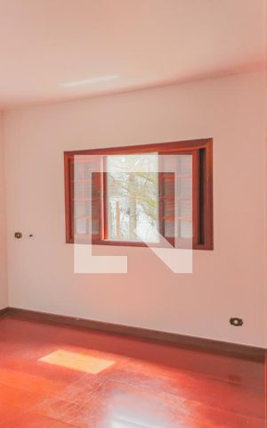 Casa à venda com 450m², 5 quartos e 4 vagas Casa à venda com 450m², 5 quartos e 4 vagasQuarto 4 - Suite