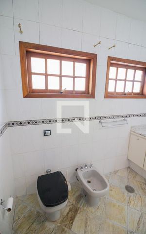 Casa à venda com 450m², 5 quartos e 4 vagas Casa à venda com 450m², 5 quartos e 4 vagasQuarto 3 - Suite Master