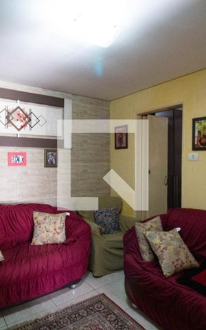 Casa à venda com 180m², 2 quartos e 1 vaga Casa à venda com 180m², 2 quartos e 1 vagaSala