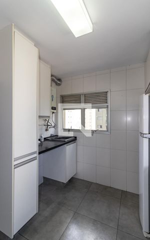 Apartamento à venda com 60m², 2 quartos e 1 vaga Apartamento à venda com 60m², 2 quartos e 1 vagaCozinha e Área de Serviço