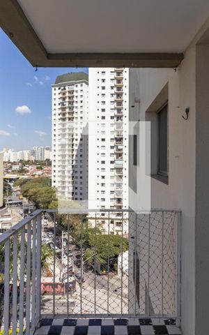 Apartamento à venda com 60m², 2 quartos e 1 vaga Apartamento à venda com 60m², 2 quartos e 1 vagaVaranda
