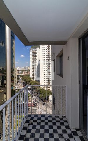 Apartamento à venda com 60m², 2 quartos e 1 vaga Apartamento à venda com 60m², 2 quartos e 1 vagaVaranda