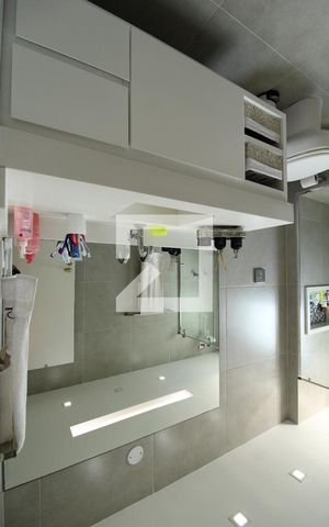 Casa de condomínio à venda com 240m², 3 quartos e 2 vagasBanheiro Social