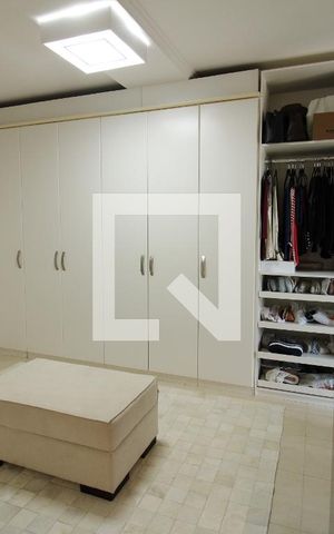 Casa de condomínio à venda com 240m², 3 quartos e 2 vagasQuarto 3 - Suíte