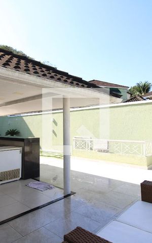Casa de condomínio à venda com 240m², 3 quartos e 2 vagasÁrea Externa