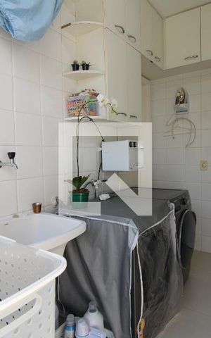 Casa de condomínio à venda com 240m², 3 quartos e 2 vagasÁrea de Serviço