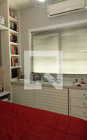 Casa de condomínio à venda com 240m², 3 quartos e 2 vagasQuarto 1