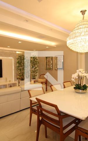 Casa de condomínio à venda com 240m², 3 quartos e 2 vagasSala