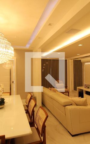 Casa de condomínio à venda com 240m², 3 quartos e 2 vagasSala