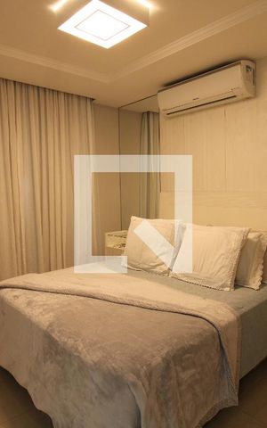 Casa de condomínio à venda com 240m², 3 quartos e 2 vagasQuarto 3 - Suíte