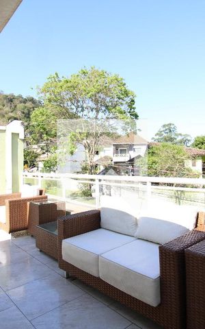 Casa de condomínio à venda com 240m², 3 quartos e 2 vagasÁrea Externa