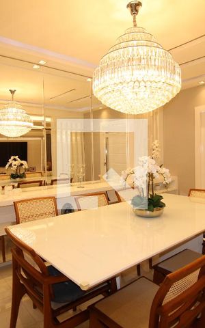 Casa de condomínio à venda com 240m², 3 quartos e 2 vagasSala