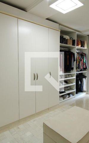 Casa de condomínio à venda com 240m², 3 quartos e 2 vagasQuarto 3 - Suíte