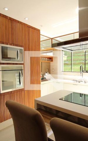 Casa de condomínio à venda com 240m², 3 quartos e 2 vagasCozinha