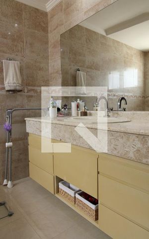 Casa de condomínio à venda com 240m², 3 quartos e 2 vagasBanheiro da Suíte