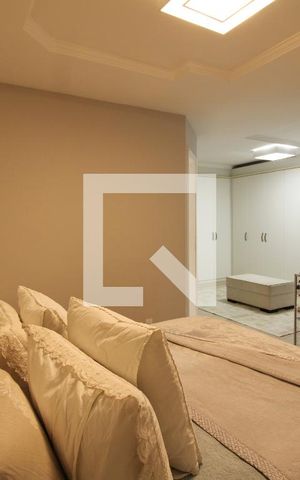 Casa de condomínio à venda com 240m², 3 quartos e 2 vagasQuarto 3 - Suíte