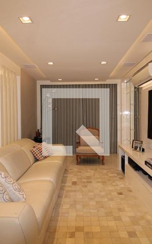 Casa de condomínio à venda com 240m², 3 quartos e 2 vagasSala
