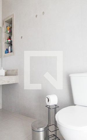 Casa à venda com 230m², 3 quartos e 3 vagasBanheiro