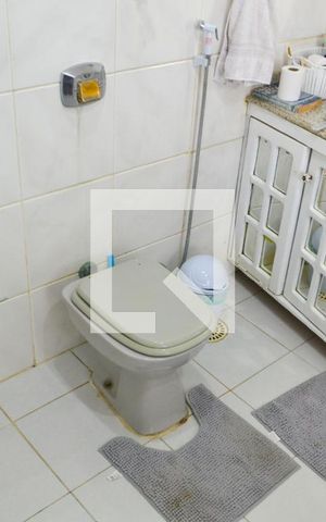 Casa à venda com 320m², 6 quartos e 3 vagas Casa à venda com 320m², 6 quartos e 3 vagasBanheiro da Suíte 1