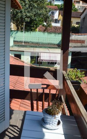 Casa à venda com 320m², 6 quartos e 3 vagas Casa à venda com 320m², 6 quartos e 3 vagasVaranda da Suite 1