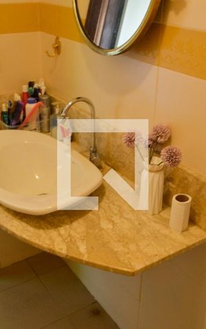 Casa à venda com 320m², 6 quartos e 3 vagas Casa à venda com 320m², 6 quartos e 3 vagasLavabo