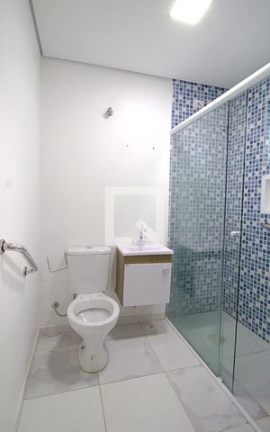 Casa à venda com 94m², 2 quartos e 1 vaga Casa à venda com 94m², 2 quartos e 1 vagaBanheiro da Suíte