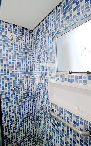 Casa à venda com 94m², 2 quartos e 1 vaga Casa à venda com 94m², 2 quartos e 1 vagaBanheiro da Suíte