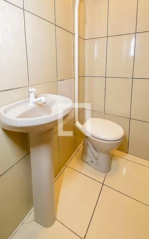 Casa para alugar com 70m², 2 quartos e 2 vagas Casa para alugar com 70m², 2 quartos e 2 vagasBanheiro