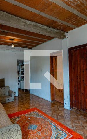 Casa à venda com 90m², 4 quartos e 2 vagas Casa à venda com 90m², 4 quartos e 2 vagasSala