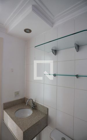 Apartamento para alugar com 65m², 3 quartos e 1 vaga Apartamento para alugar com 65m², 3 quartos e 1 vagaBanheiro social - detalhes
