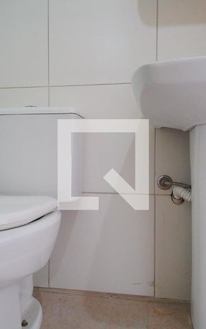 Apartamento para alugar com 60m², 2 quartos e sem vagaBanheiro