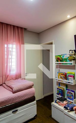 Casa à venda com 167m², 3 quartos e 3 vagas Casa à venda com 167m², 3 quartos e 3 vagasQuarto 1