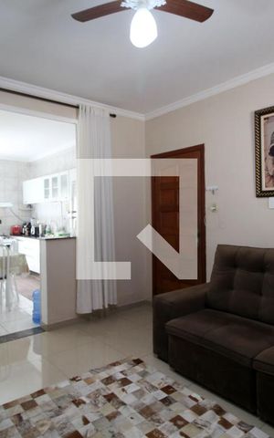 Casa para alugar com 151m², 3 quartos e 2 vagasSala