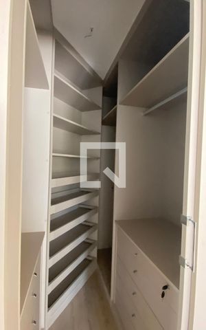 Casa de condomínio à venda com 533m², 4 quartos e 4 vagasCloset da suíte 4