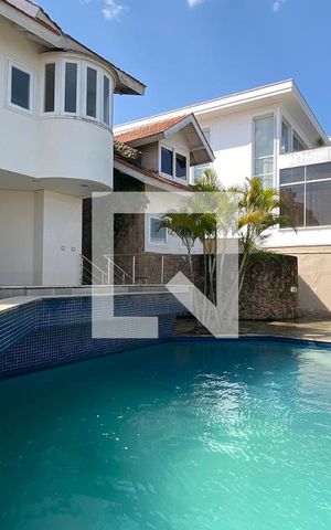 Casa de condomínio à venda com 533m², 4 quartos e 4 vagasPiscina