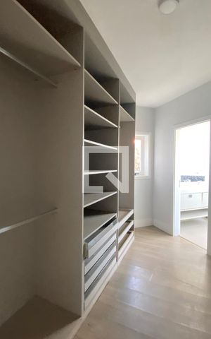 Casa de condomínio à venda com 533m², 4 quartos e 4 vagasCloset da suíte 1