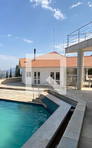 Casa de condomínio à venda com 533m², 4 quartos e 4 vagasPiscina