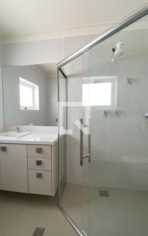 Casa de condomínio à venda com 533m², 4 quartos e 4 vagasBanheiro da Suíte 4