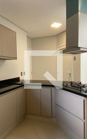 Casa de condomínio à venda com 533m², 4 quartos e 4 vagasCozinha