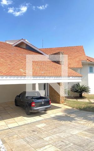 Casa de condomínio à venda com 533m², 4 quartos e 4 vagasFachada
