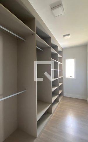 Casa de condomínio à venda com 533m², 4 quartos e 4 vagasDespensa