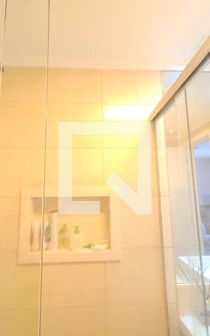 Apartamento à venda com 56m², 2 quartos e 1 vaga Apartamento à venda com 56m², 2 quartos e 1 vagaBanheiro