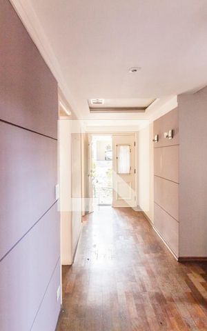 Apartamento para alugar com 349m², 4 quartos e 4 vagas Apartamento para alugar com 349m², 4 quartos e 4 vagasCorredor