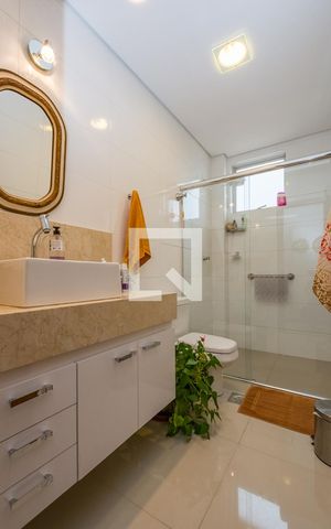 Apartamento à venda com 153m², 3 quartos e 1 vaga Apartamento à venda com 153m², 3 quartos e 1 vagaBanheiro Social