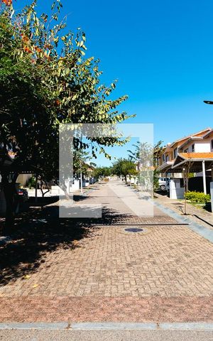 Casa de condomínio à venda com 72m², 2 quartos e 1 vagaÁrea comum